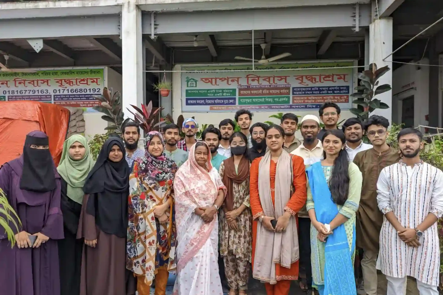 Instead of the Traditional Industrial Tour, WUB Teacher Takes Students to Briddhasrom